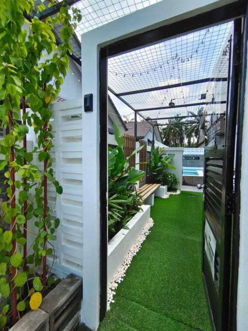 Rumah Aina Homestay Bukit Changgang Private Pool Kampong Melot 外观 照片